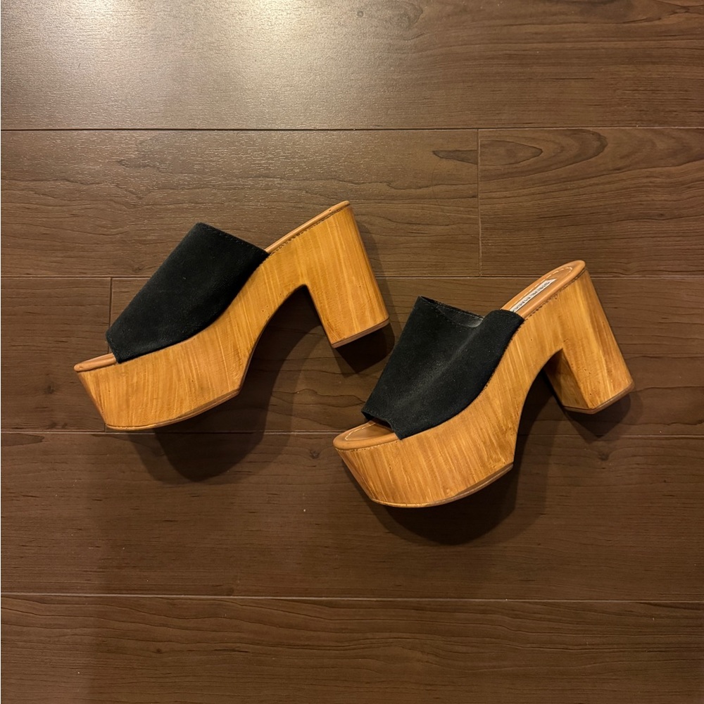 Steve Madden cognac sandals only worn once in great condition!